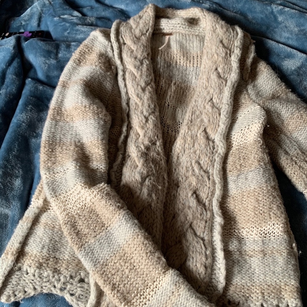 Free People Gray Sweater🤍